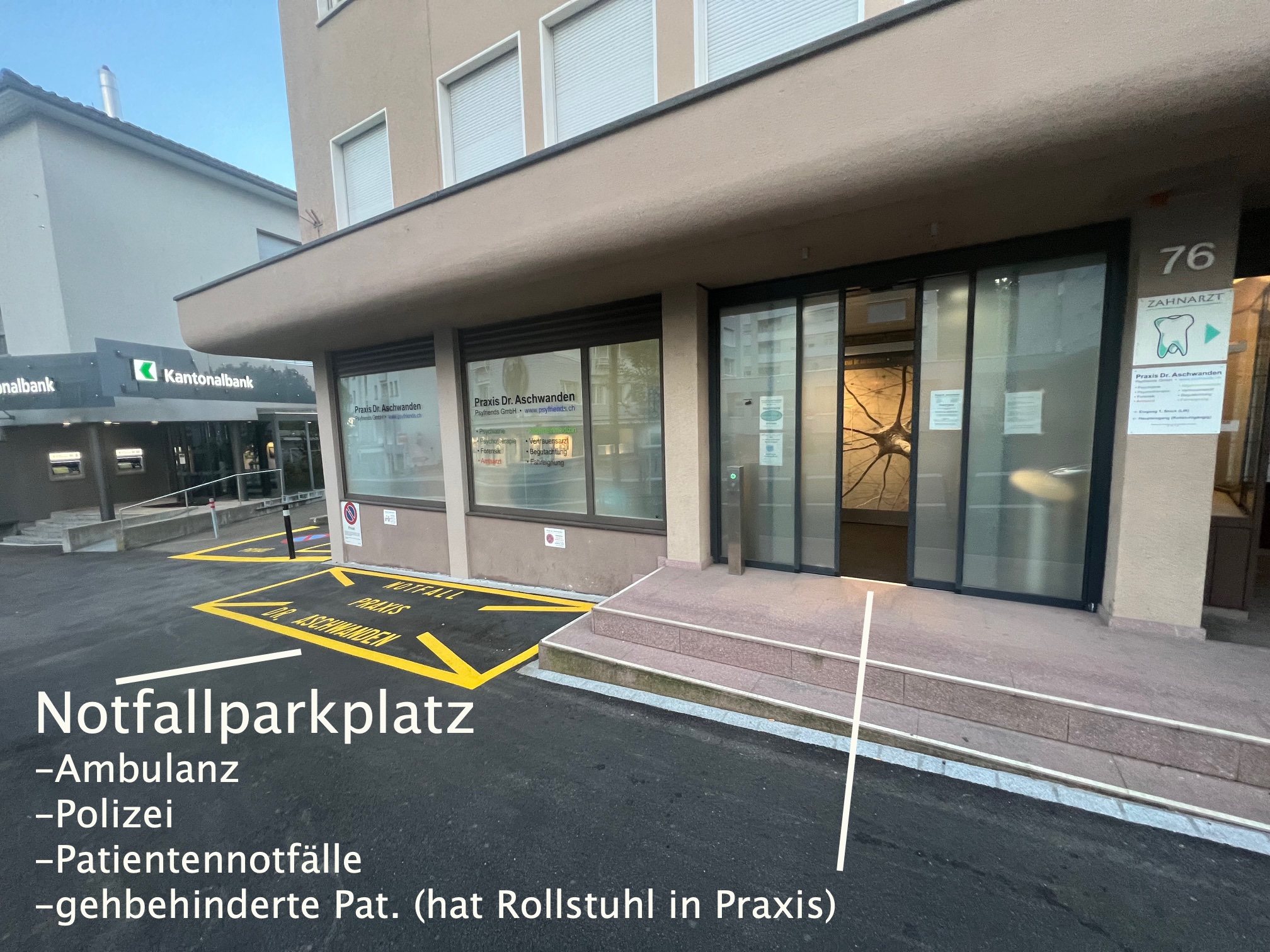 Parkplätze Praxis Dr. Aschwanden